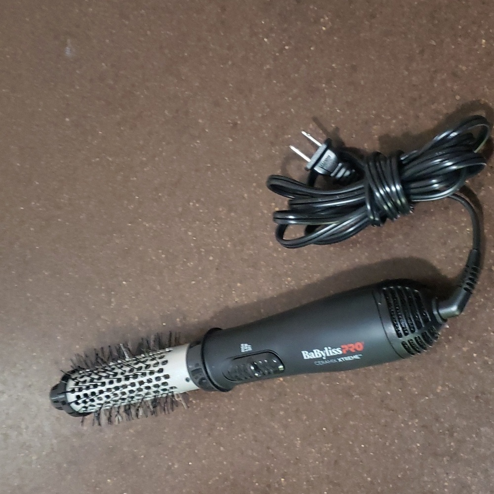 BABYLISS Pro. 1-1/4 Ceramix XTREME Hot Air Styler.  Brand New.  Never Used.